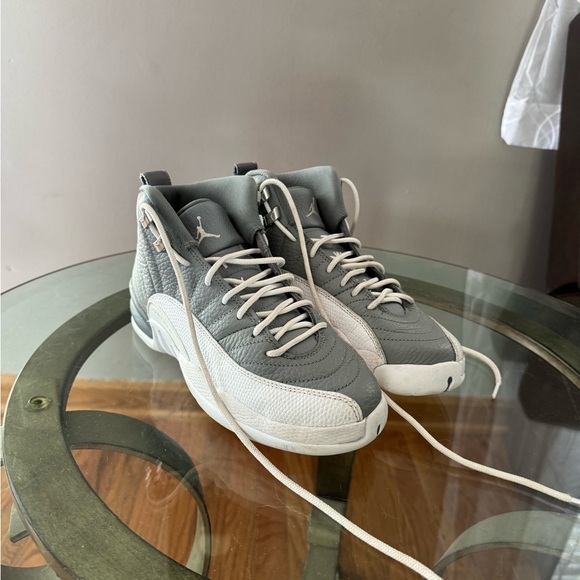 Jordan Size 5 Youth - Picture 3 of 3